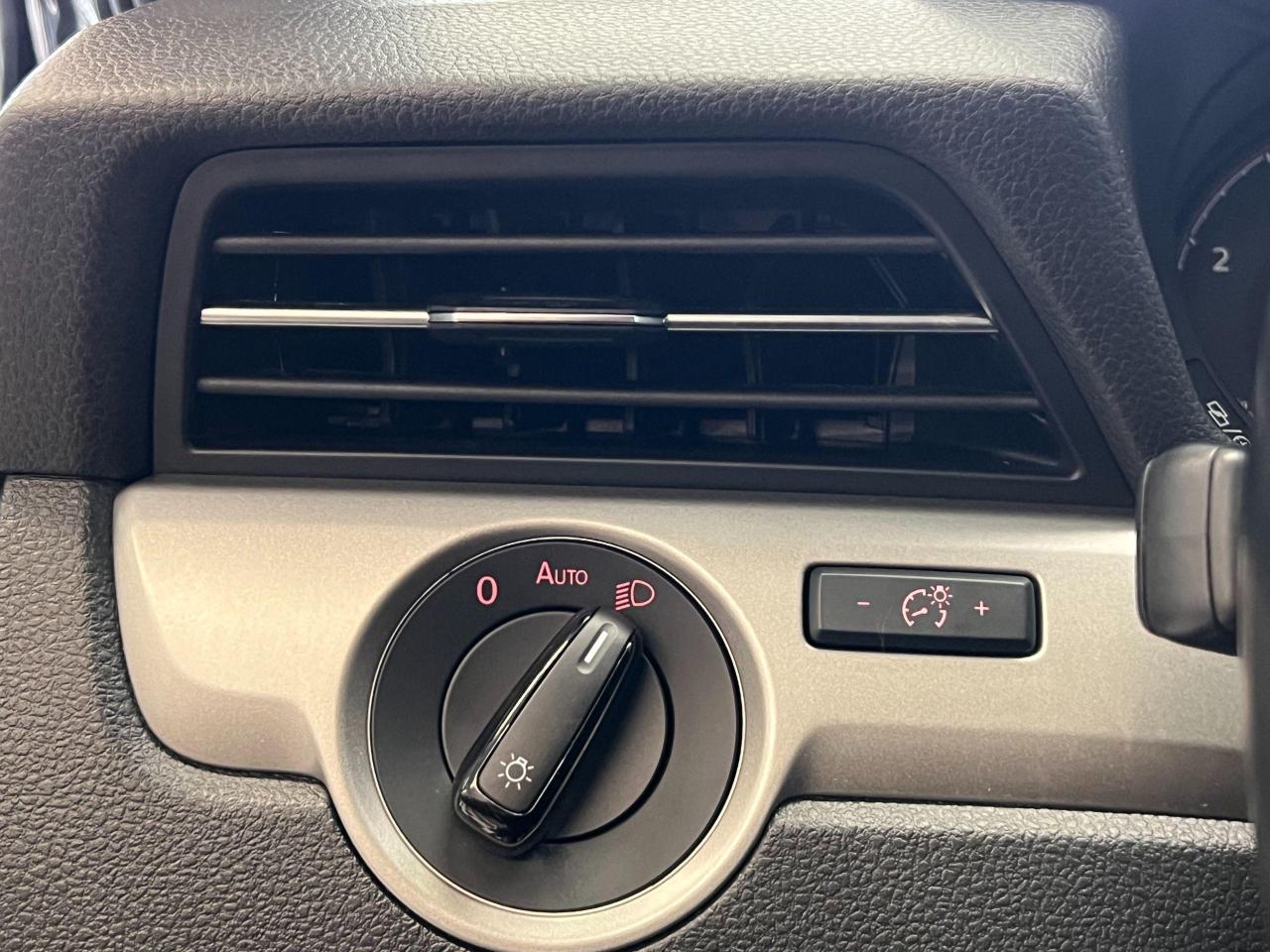2020 Volkswagen Passat COMFORTLINE+LEDs+APPLEPLAY+CAMERA+CLEAN CARFAX - Photo #50
