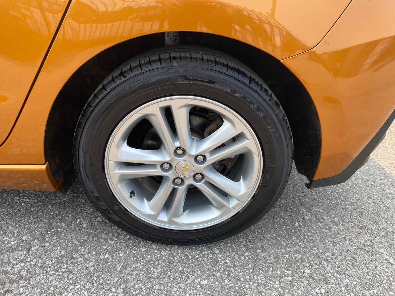 2017 Chevrolet Cruze 4DR HB 1.4L LT W/1SD - Photo #9