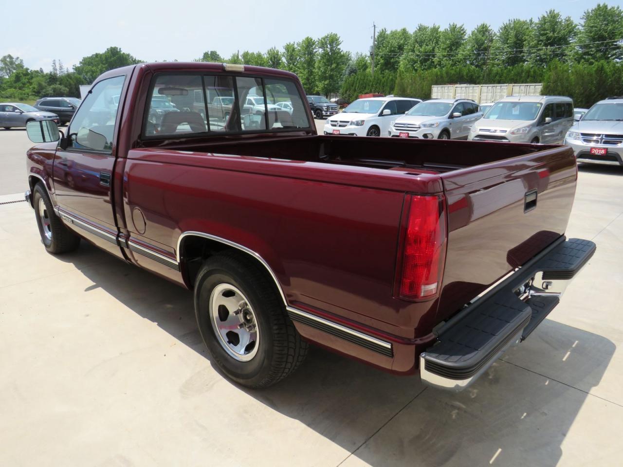 1992 Chevrolet C 1500 **6.0LS CORVETTE SWAP**  (** NO REPORTED ACCIDENTS**ODOMETER IS IN MILES**A/C**AM/FM/CASSETTE**AUTOMATIC**) Photo2