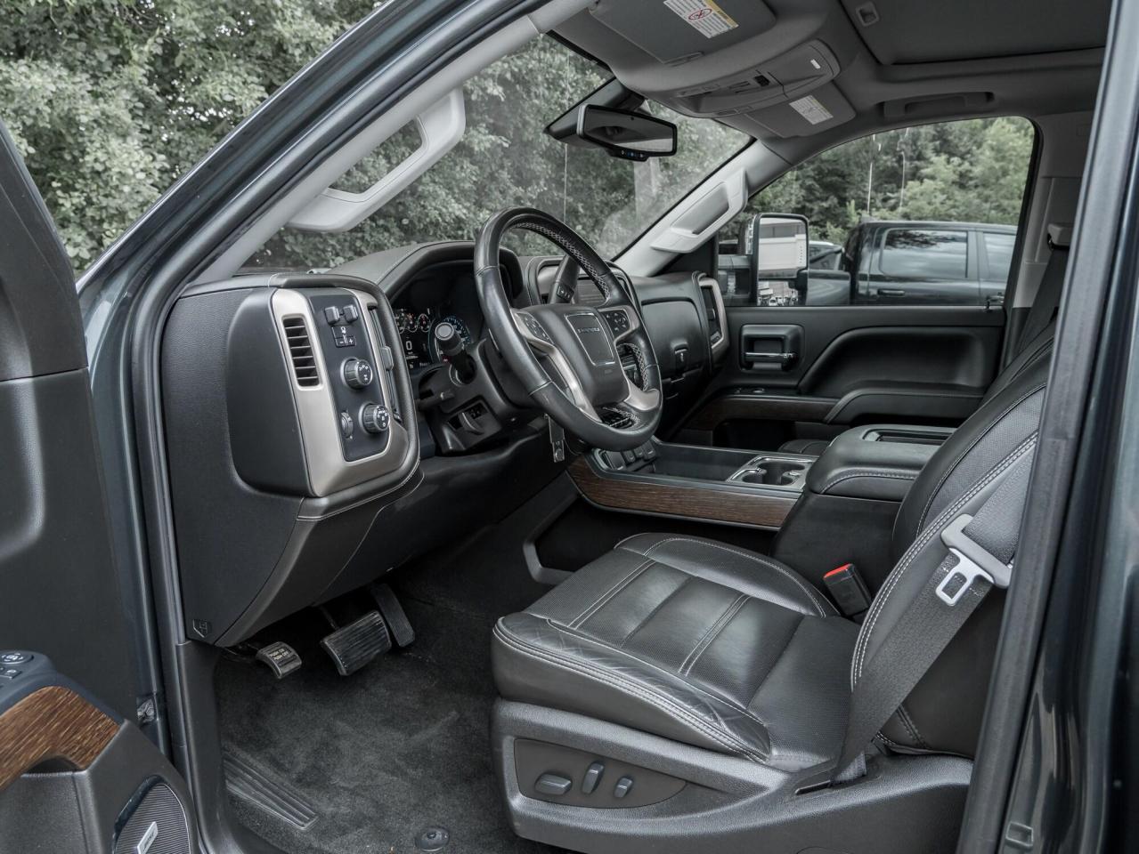 2019 GMC Sierra 2500 HD Denali Photo