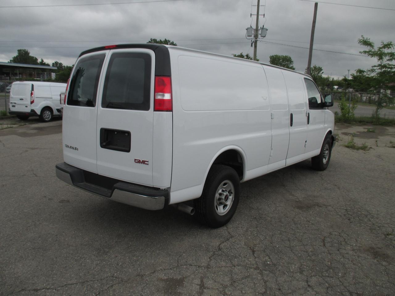 2023 GMC Savana 2500 RWD 2500 155" - Photo #5