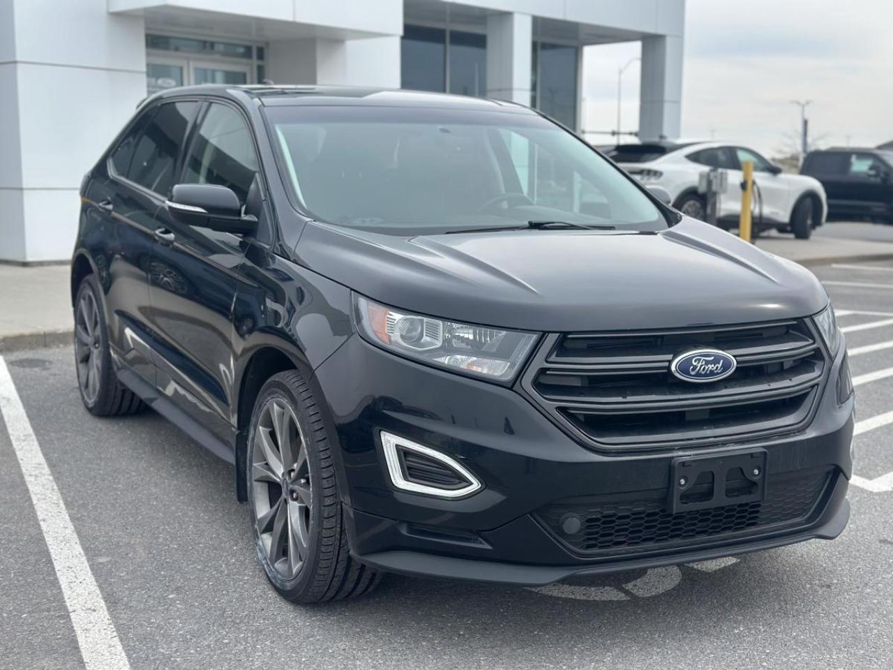 2018 Ford Edge SPORT Photo2