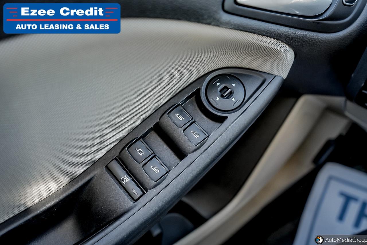 2016 Ford Focus SE Photo