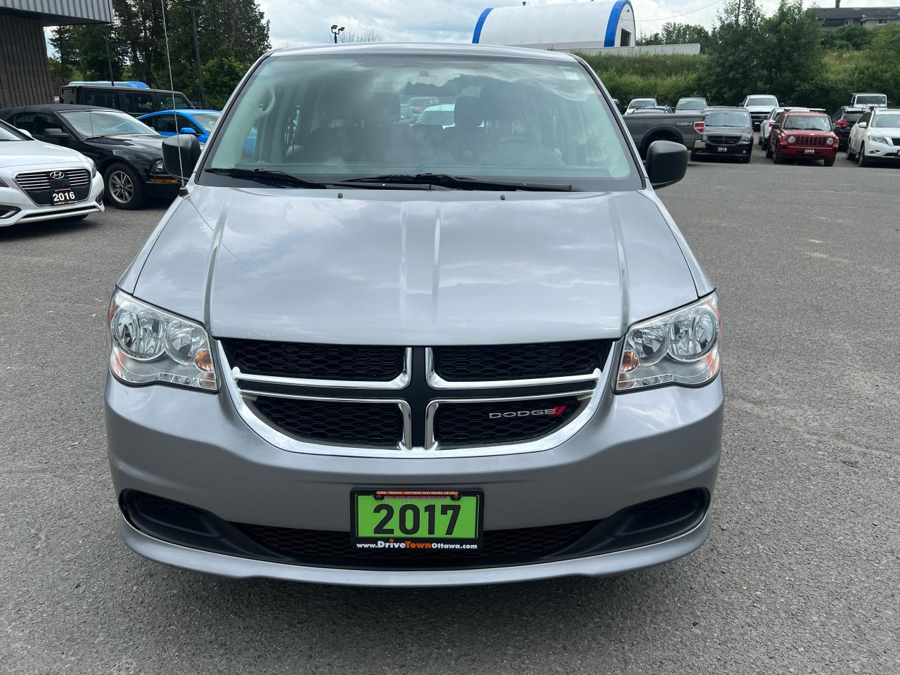 2017 Dodge Grand Caravan STX  with  STOW N GO - Photo #3