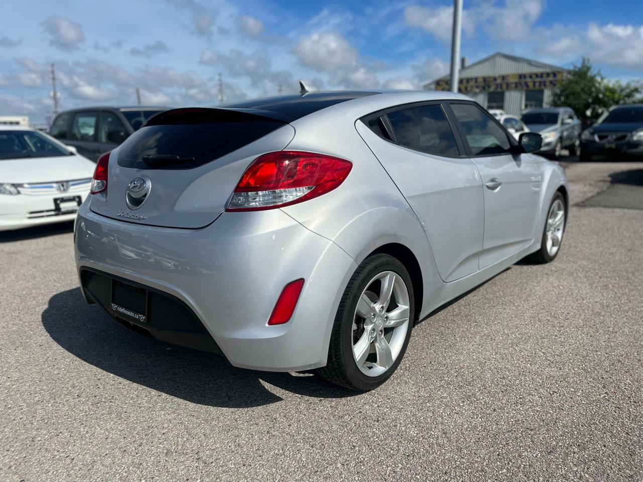 2015 Hyundai Veloster  - Photo #5