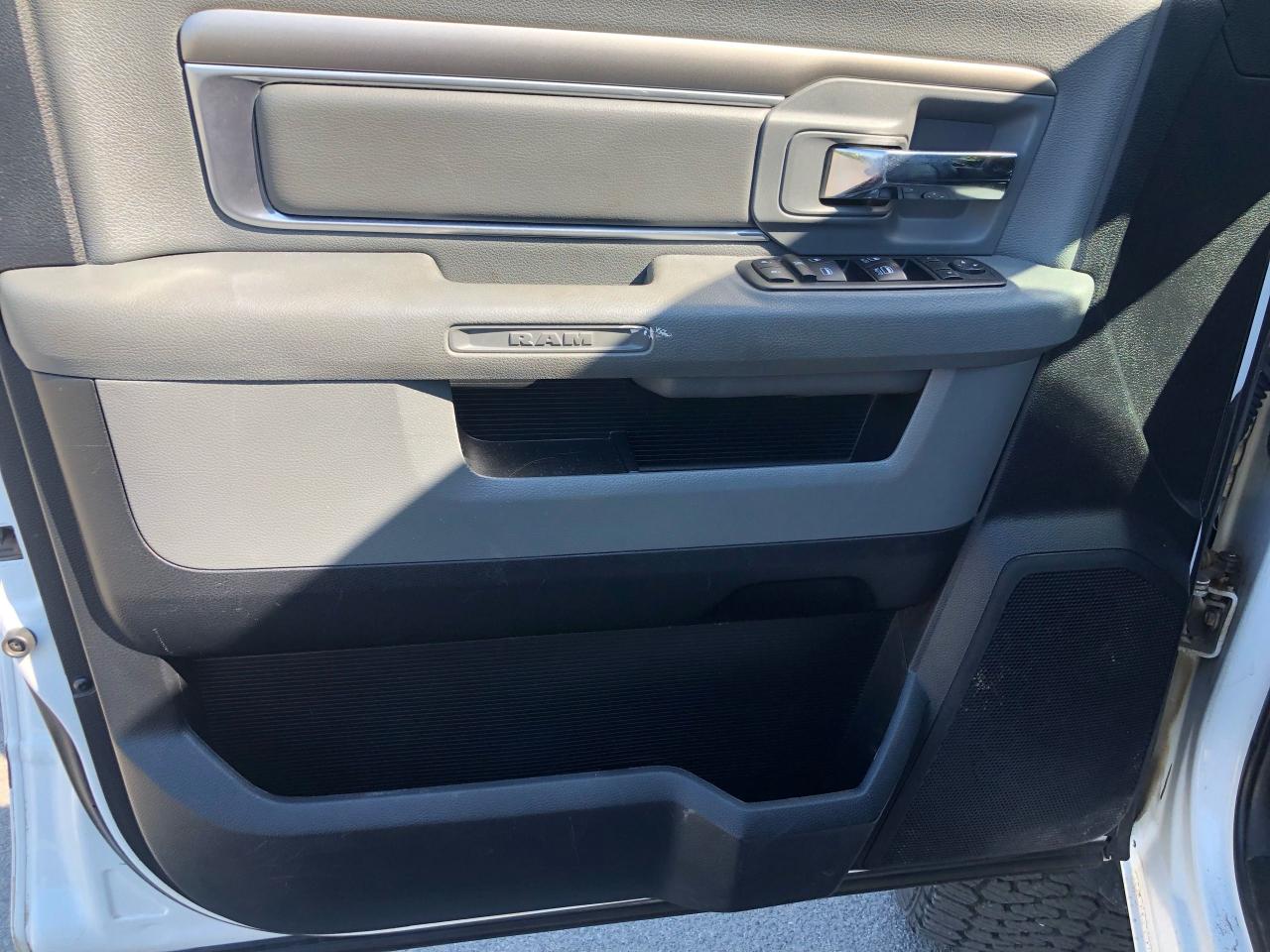 2014 RAM 3500 6.7  Cummins turbo diesel - Photo #10