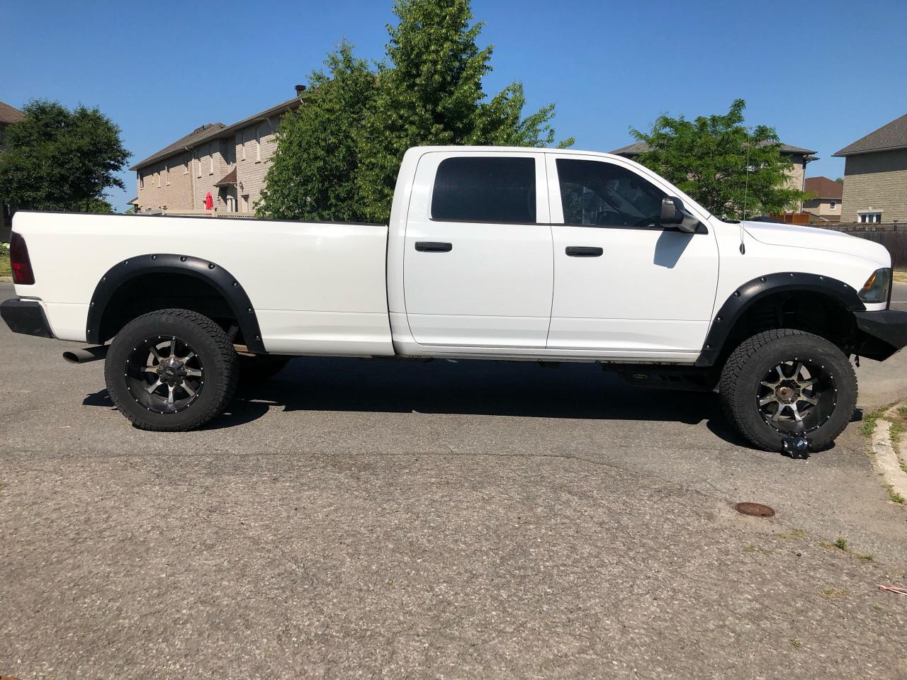 2014 RAM 3500 6.7  Cummins turbo diesel - Photo #2