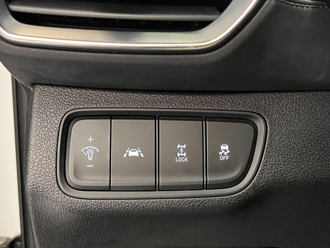 2020 Hyundai Santa Fe Essential AWD+New Tires+AdaptiveCruise+CLEANCARFAX - Photo #43
