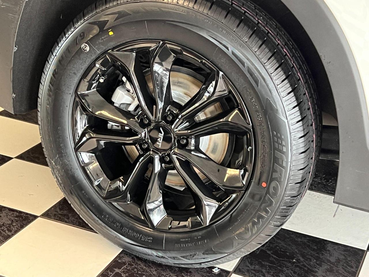 2020 Hyundai Santa Fe Essential AWD+New Tires+AdaptiveCruise+CLEANCARFAX - Photo #47