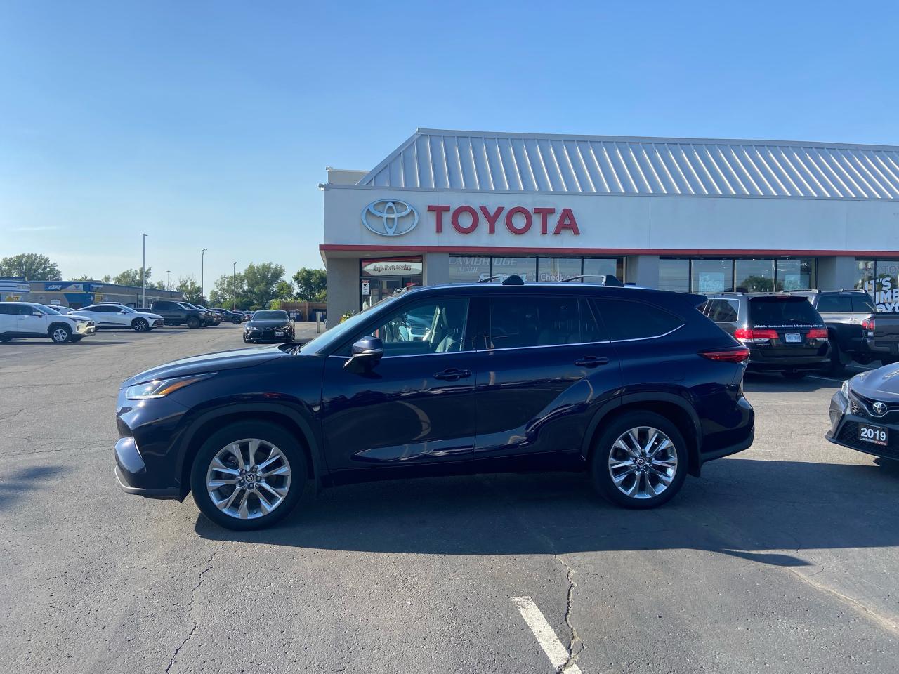 Used 2020 Toyota Highlander LIMITED for sale in Cambridge, ON