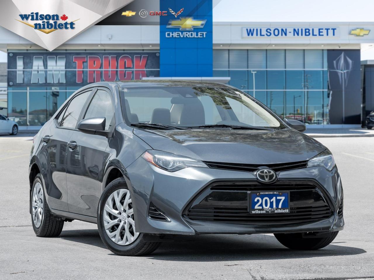 2017 Toyota Corolla LE Photo0