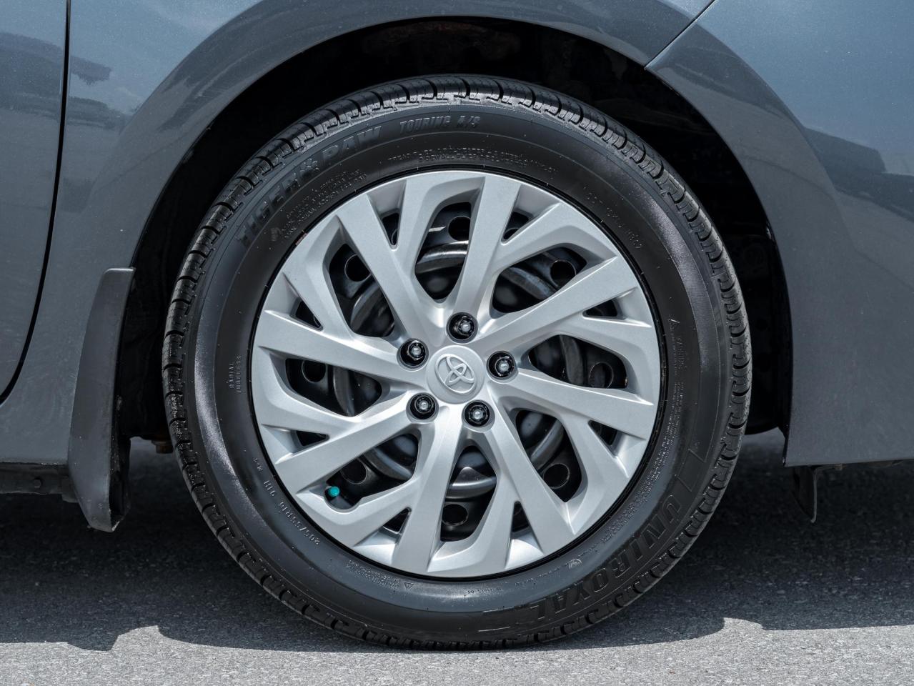 2017 Toyota Corolla LE Photo