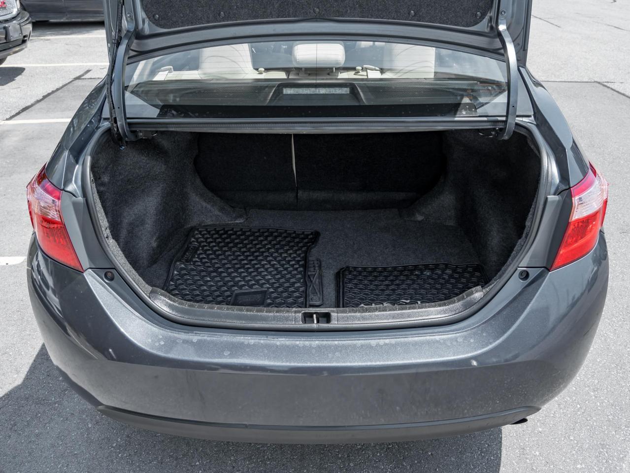 2017 Toyota Corolla LE Photo