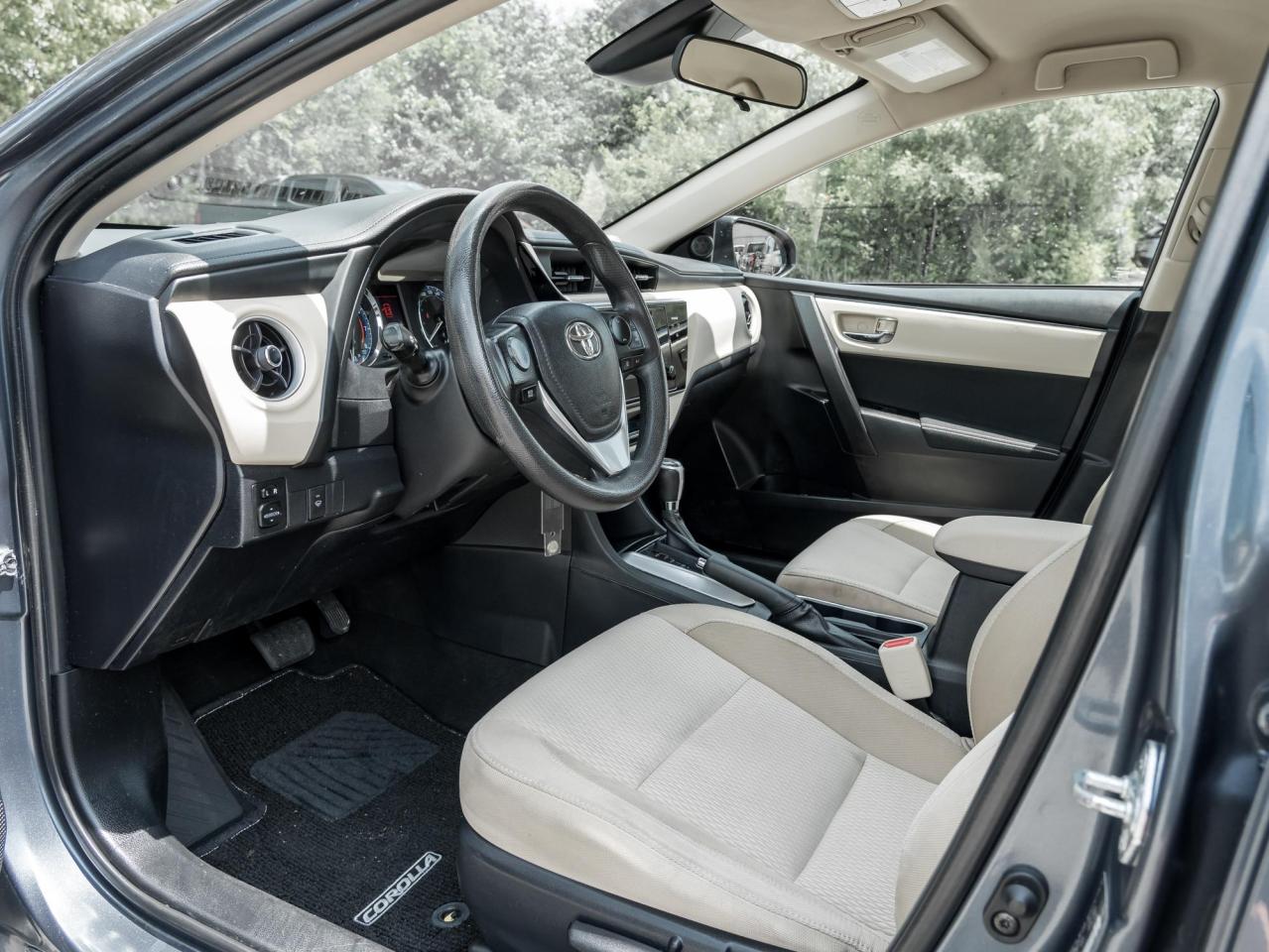 2017 Toyota Corolla LE Photo