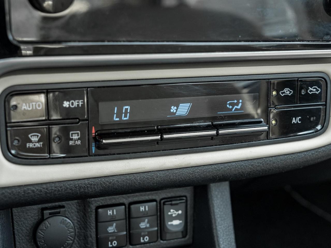 2017 Toyota Corolla LE Photo