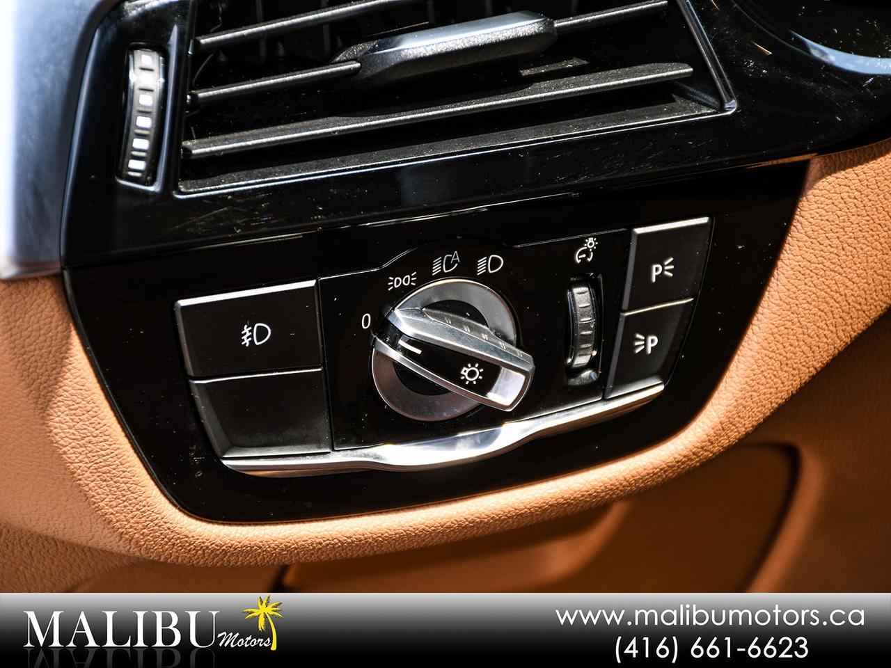 2020 BMW 5 Series m sport  HEADS UP DISPLAY Photo