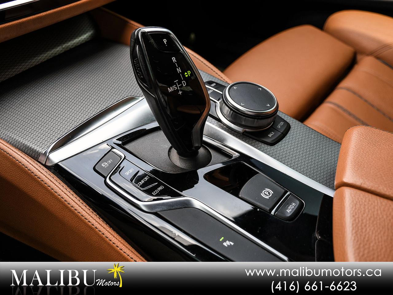 2020 BMW 5 Series m sport  HEADS UP DISPLAY Photo