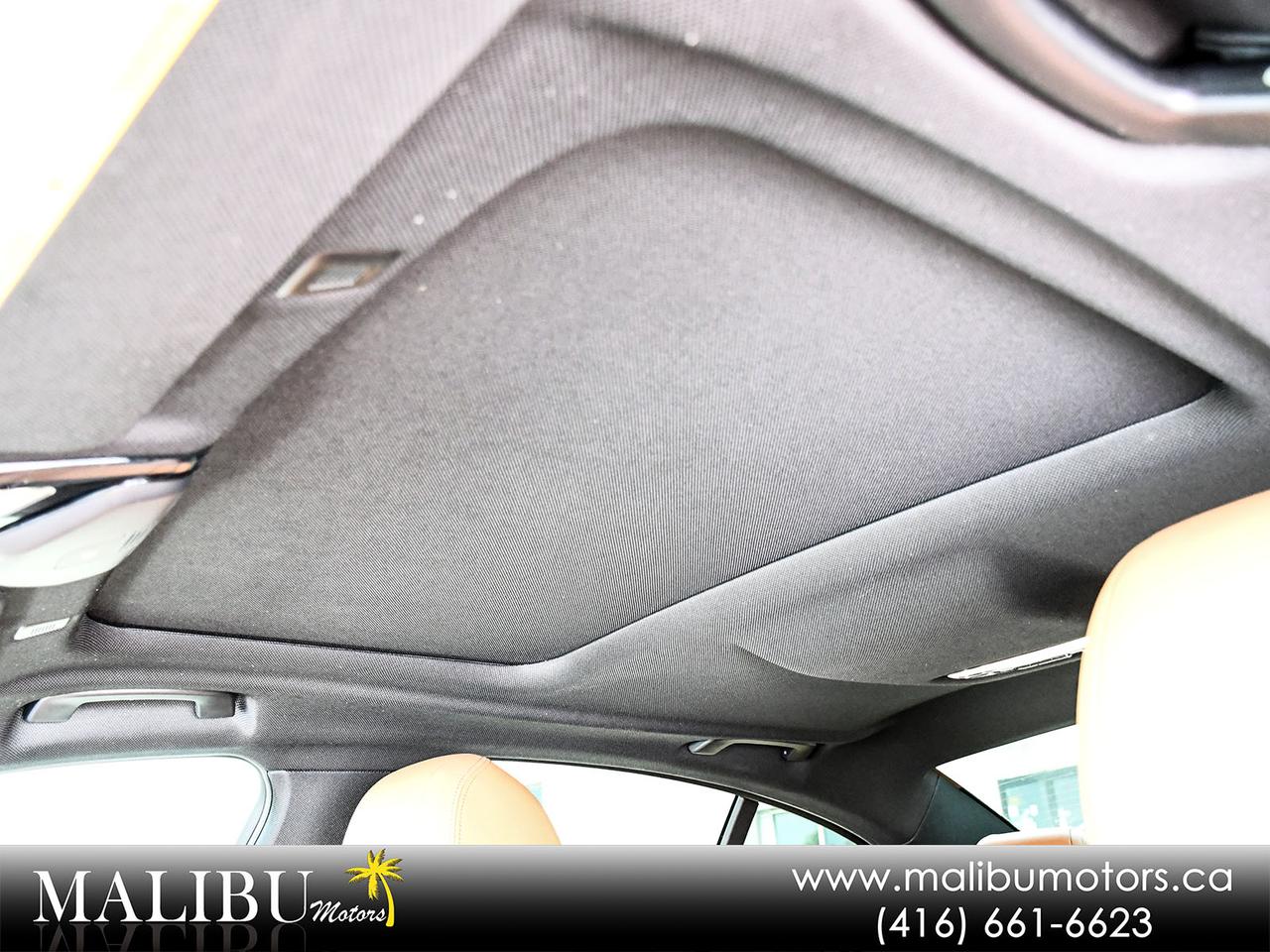 2020 BMW 5 Series m sport  HEADS UP DISPLAY Photo