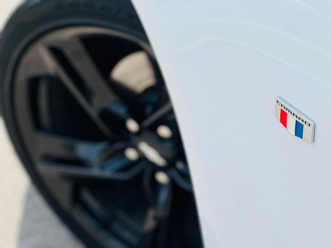 2019 Chevrolet Camaro 1LT Photo2