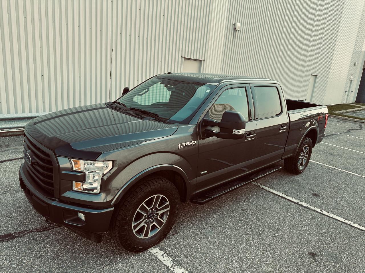 2017 Ford F-150 Super Crew FX4 With Middle Console