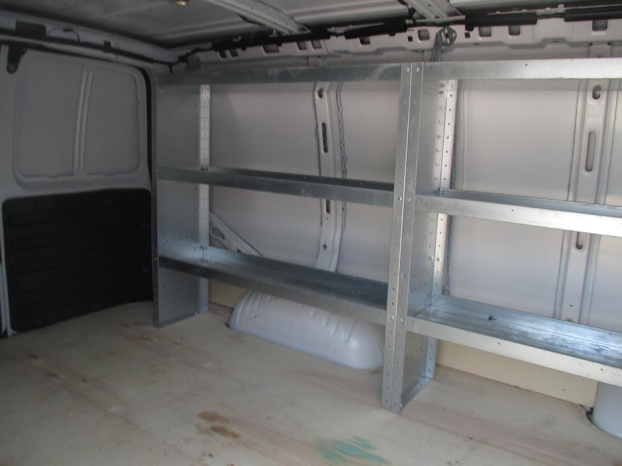 2022 GMC Savana 2500 RWD 2500 135" with racks and shelves - Photo #10