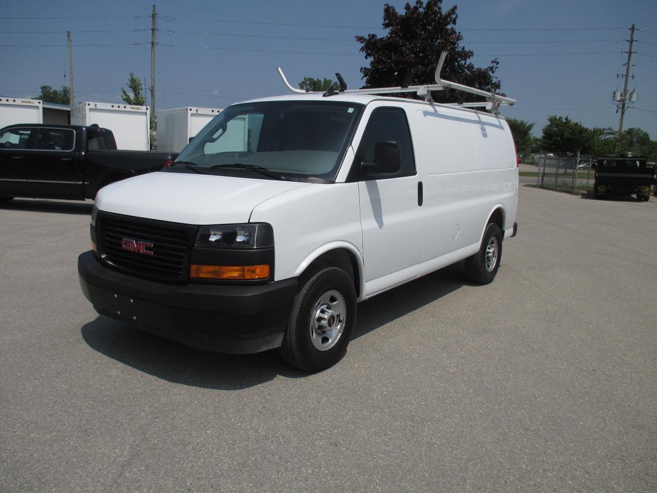 2022 GMC Savana 2500 RWD 2500 135" with racks and shelves - Photo #3