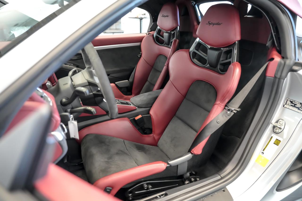 2020 Porsche Boxster SPYDER - Photo #12
