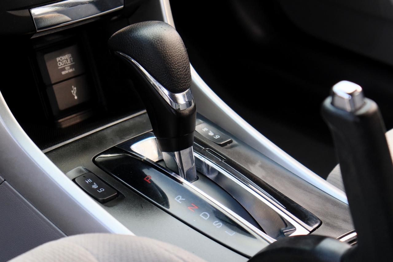 2014 Honda Accord LX | Auto | Bluetooth | Cam | Alloys | Tinted ++ Photo17