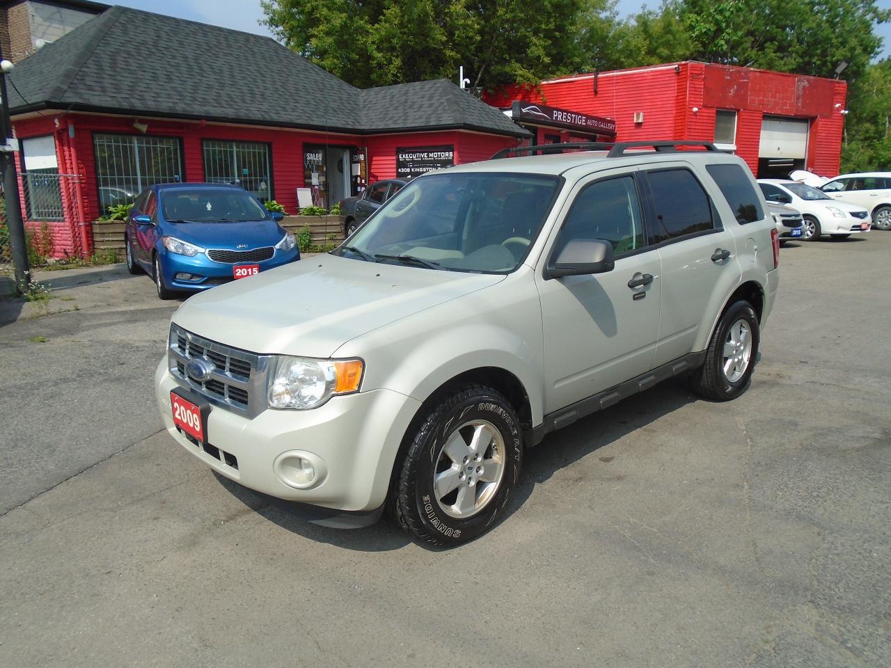 2009 Ford Escape XLT / 4WD/ ICE COLD AC / ALLOYS / V6 / LOW KM / - Photo #1