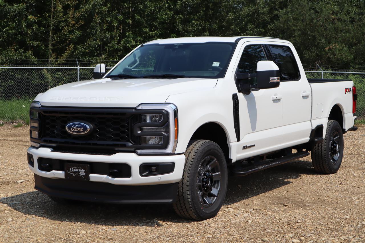 2023 Ford F-350 Super Duty SRW Lariat Photo0