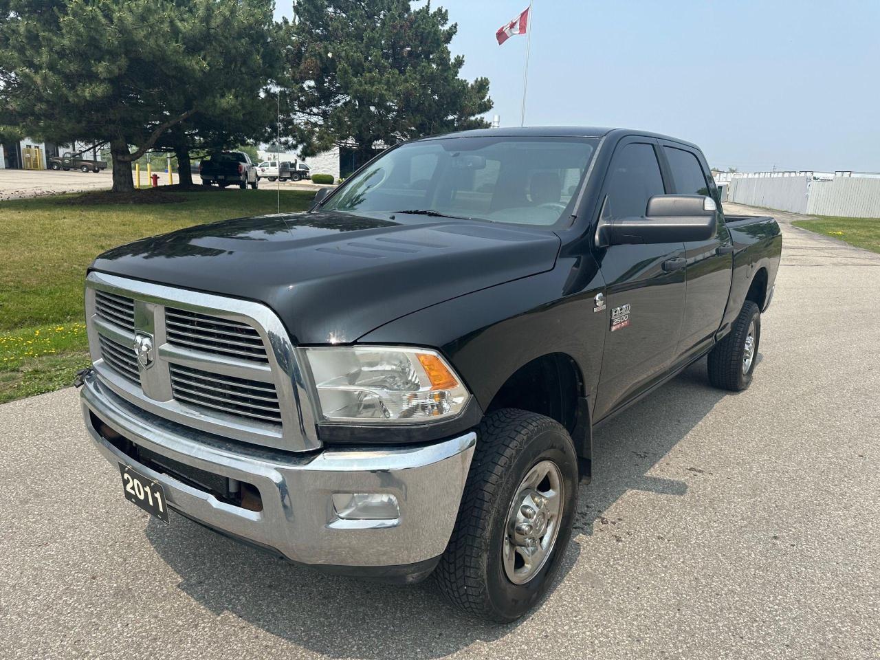 2011 RAM 2500 4WD CREW CAB 149" SLT - Photo #1