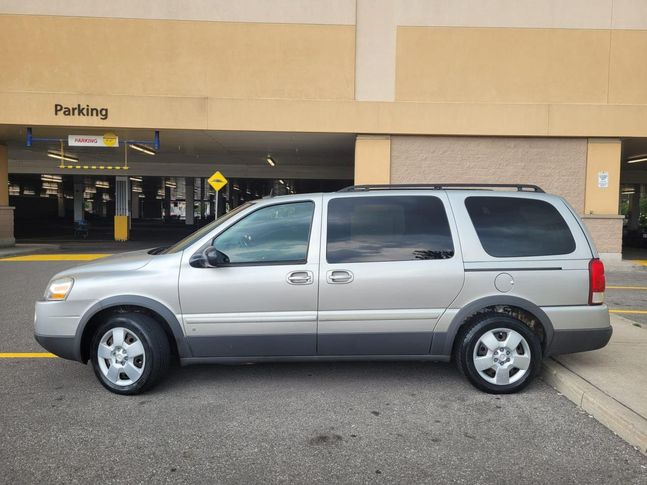 2007 Pontiac Montana 7 Passenger, Auto, Low km,  Warranty Available