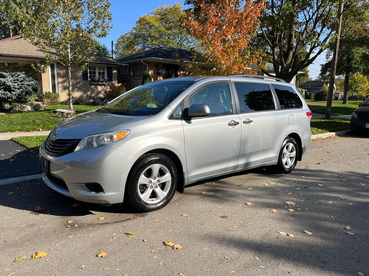 2013 Toyota Sienna  Photo
