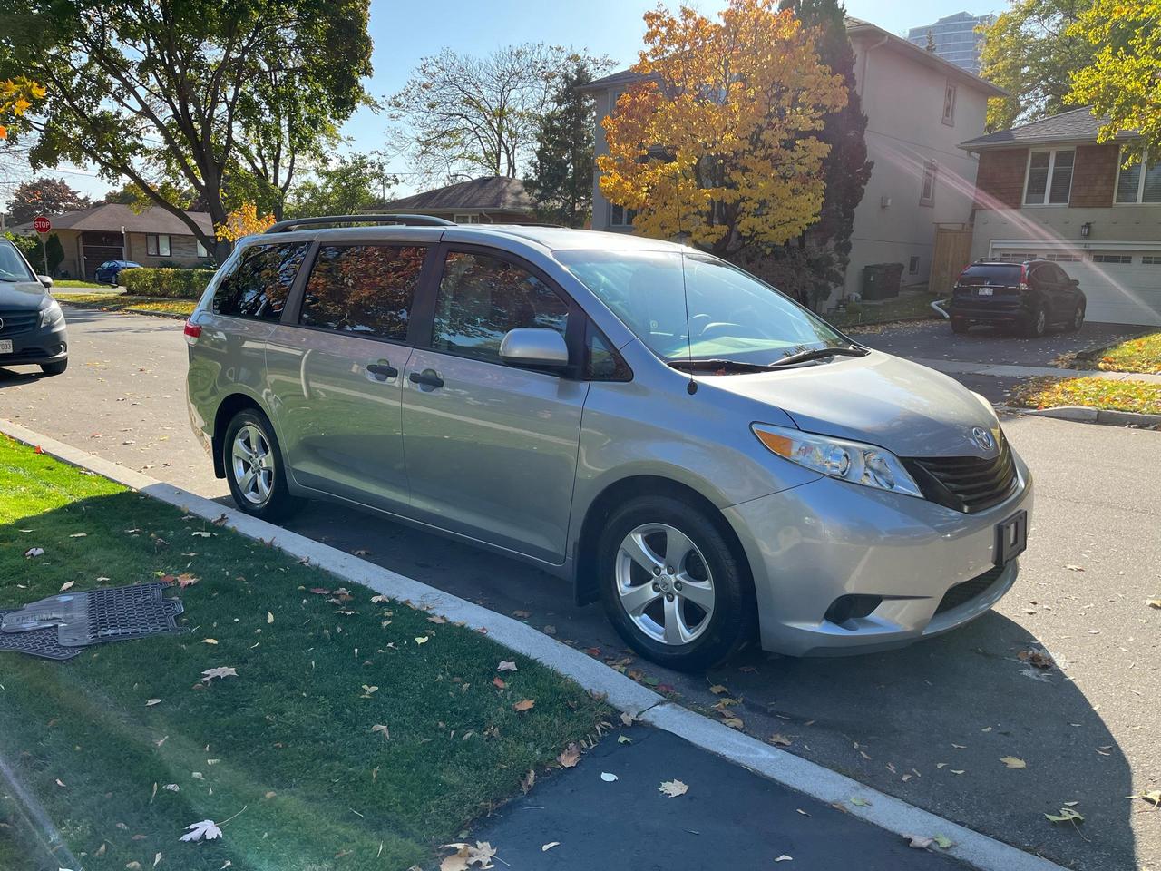 2013 Toyota Sienna  Photo1