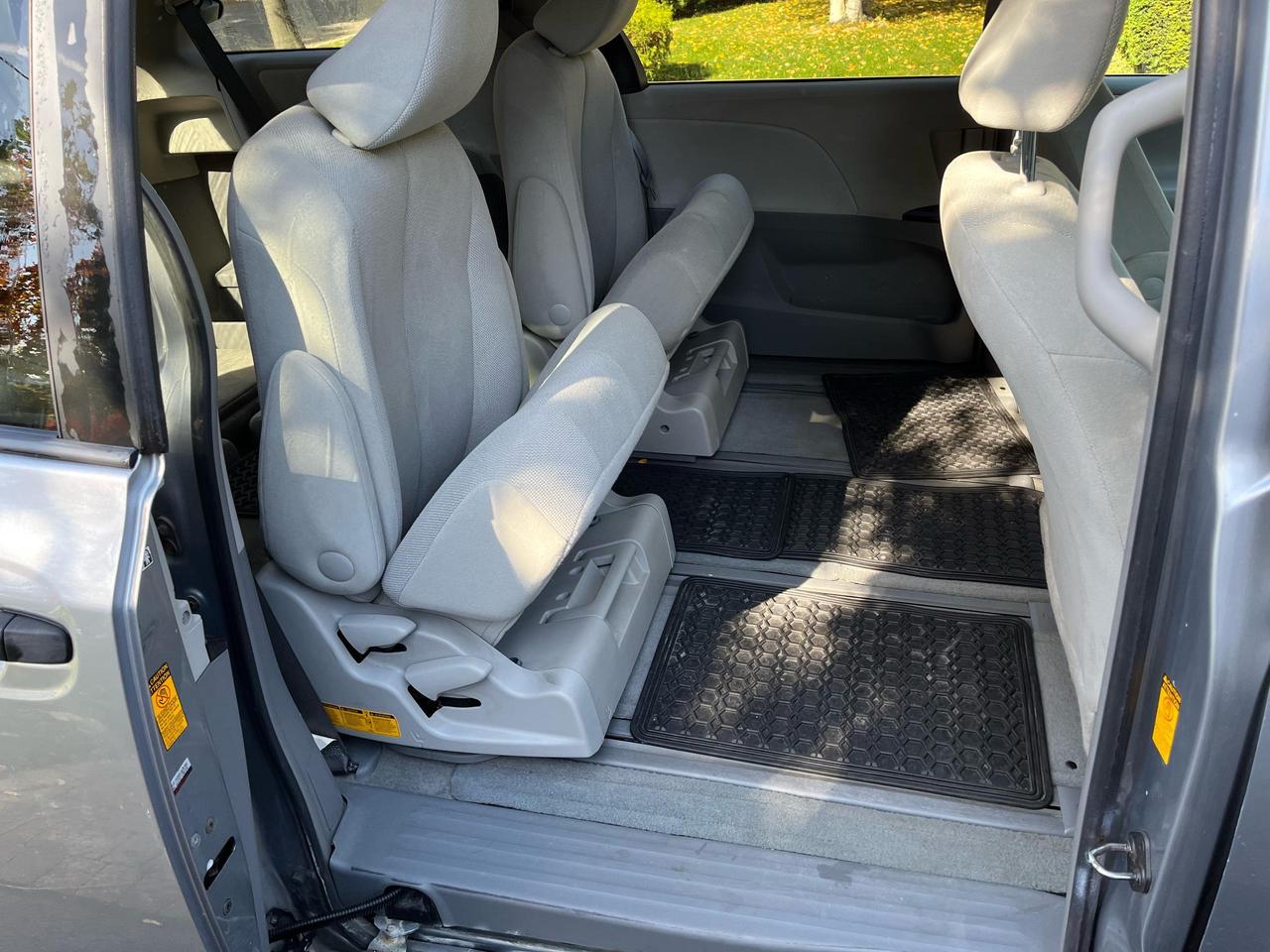 2013 Toyota Sienna  Photo