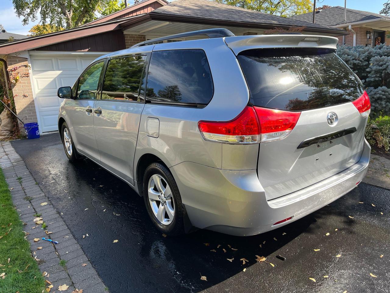2013 Toyota Sienna  Photo