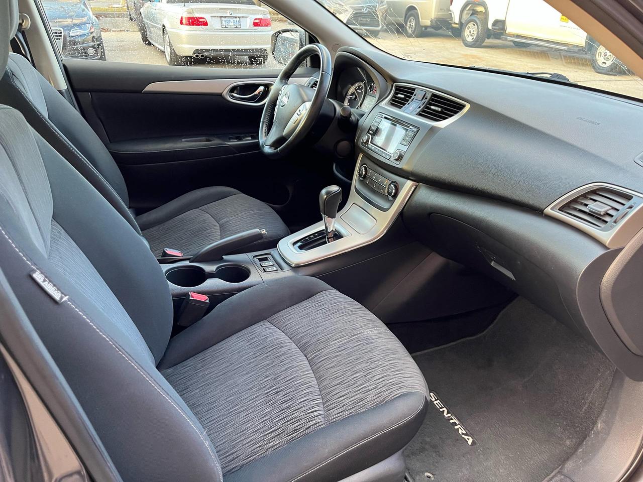 2015 Nissan Sentra SV Photo