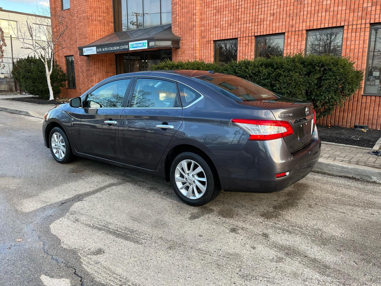 2015 Nissan Sentra SV Photo