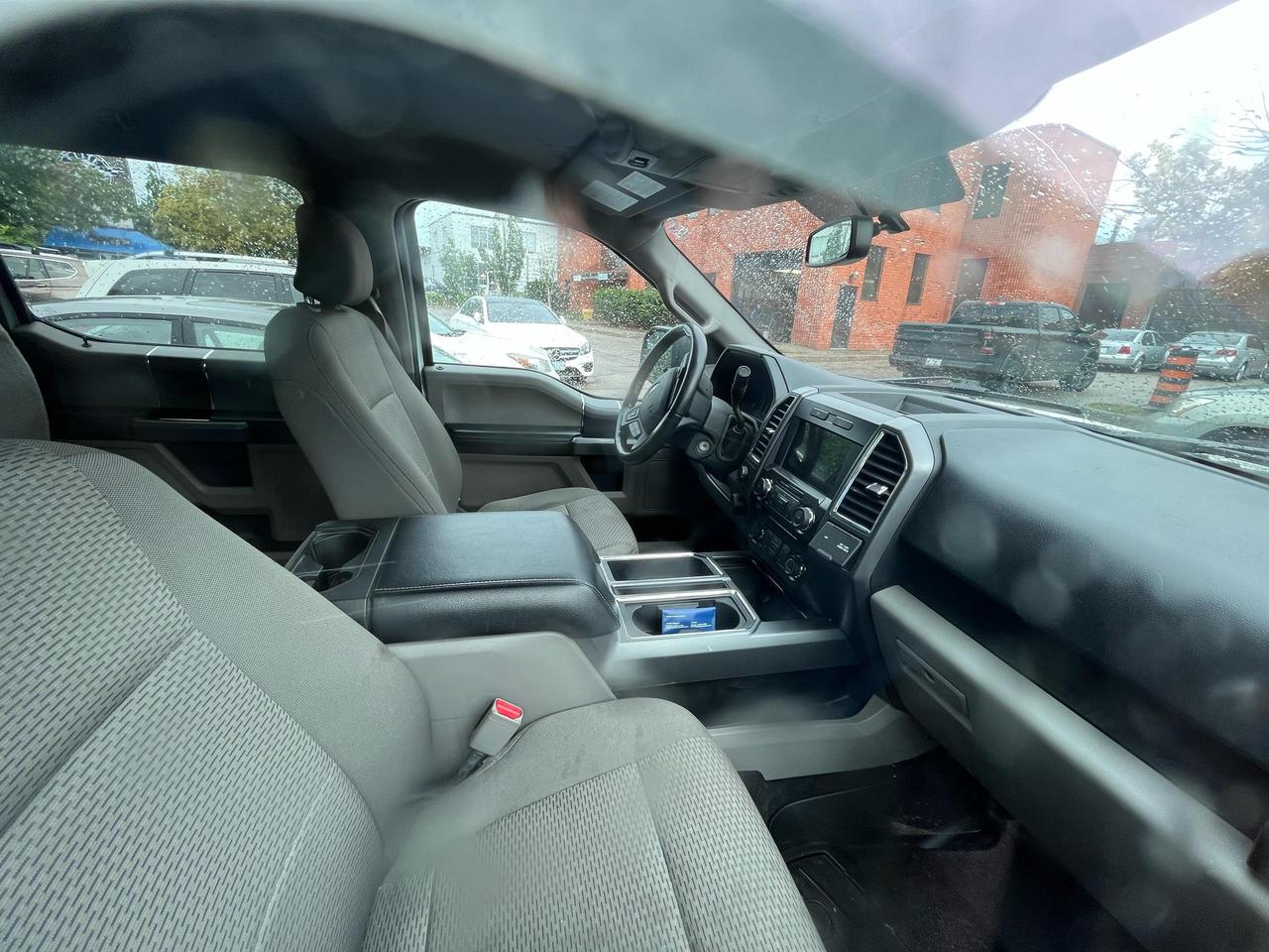 2016 Ford F-150 XLT Photo