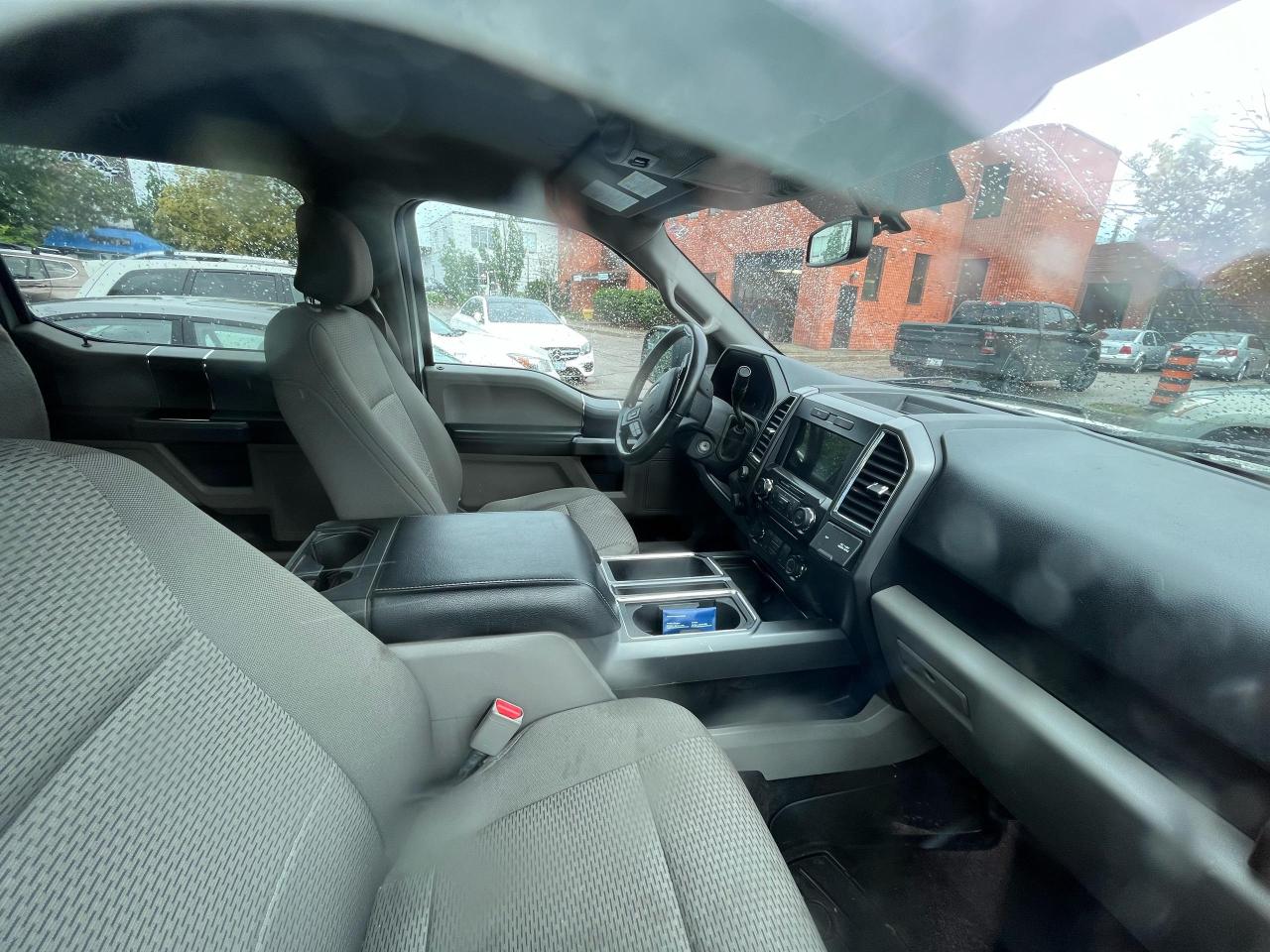 2016 Ford F-150 XLT Photo4