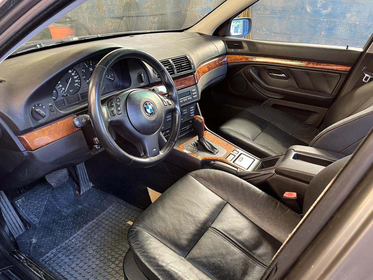2002 BMW 5 Series 530iA Sport Photo2