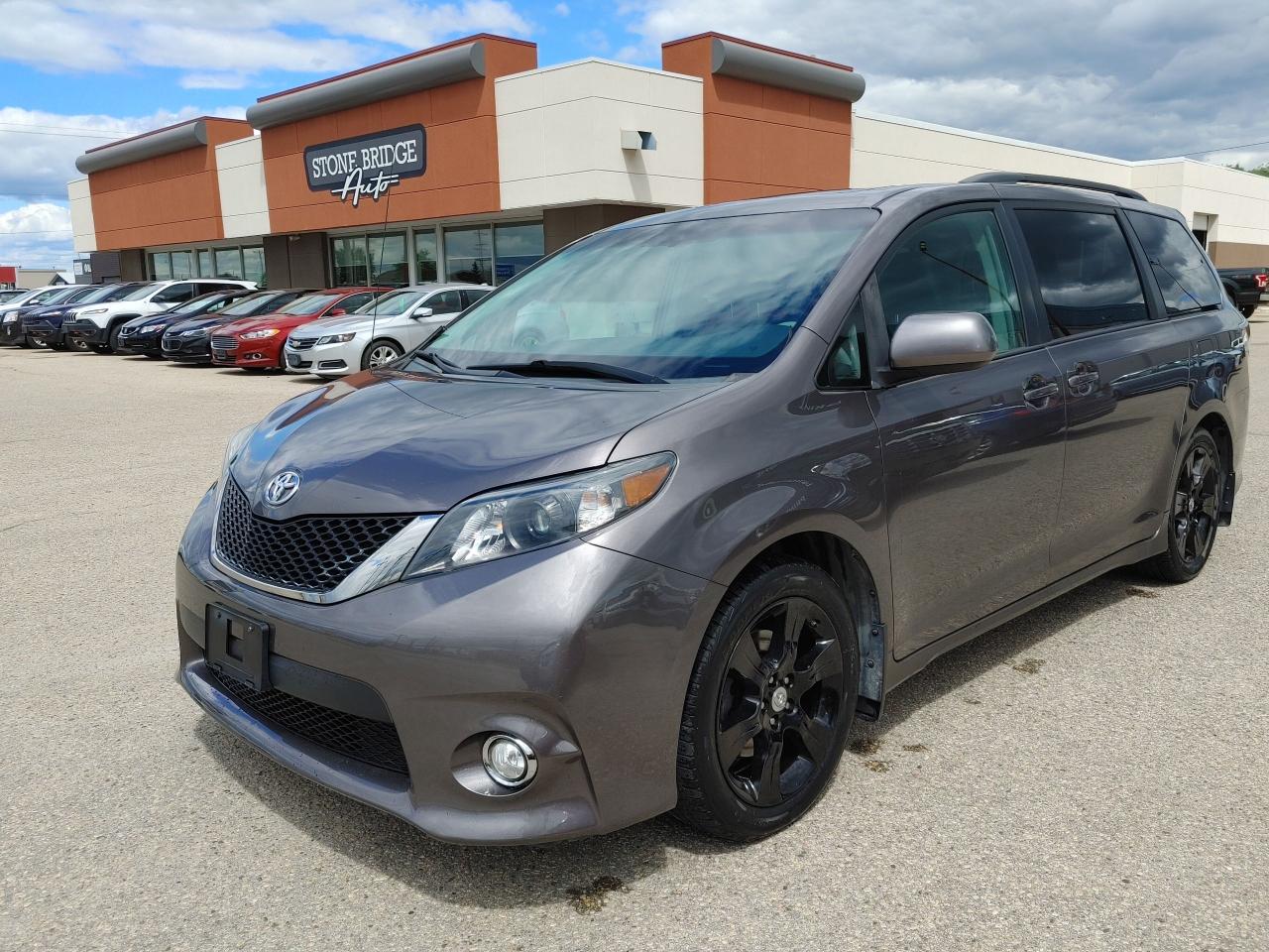 2012 Toyota Sienna SE - Photo #1