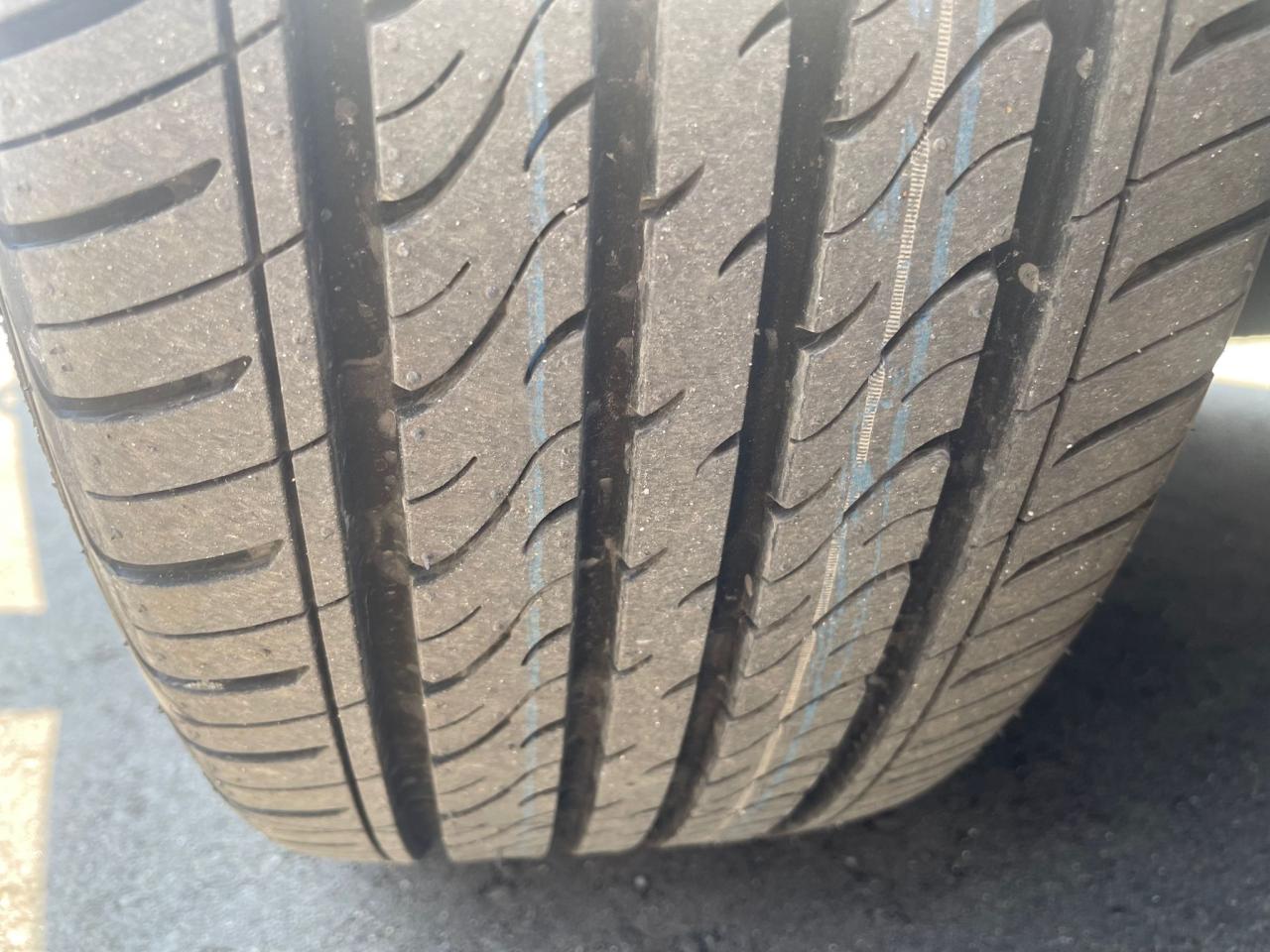 2019 Toyota Corolla AUTO NO ACCIDENT NEW TIRES B-TOOTH CAMERA - Photo #18