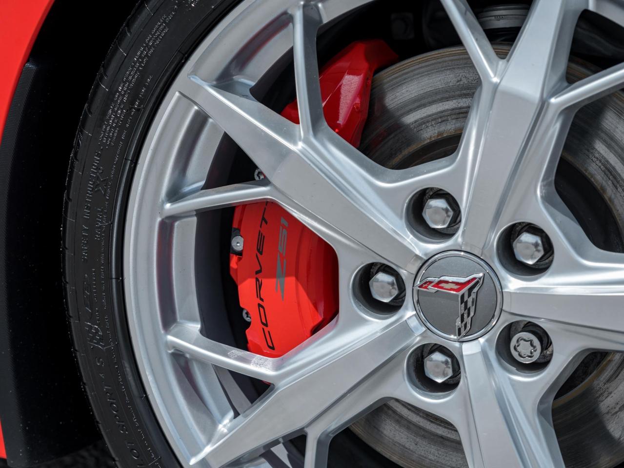 2020 Chevrolet Corvette 2LT Photo