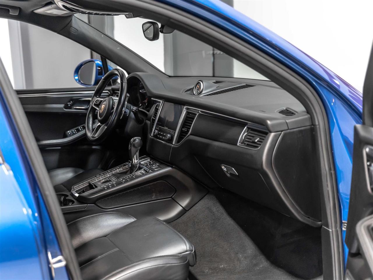 2018 Porsche Macan $267 BI WEEKLY $2500 DOWN| PREMIUM PLUS|BLINDSPOT|LANE DEPART|BOSE|PANO|LOADED Photo