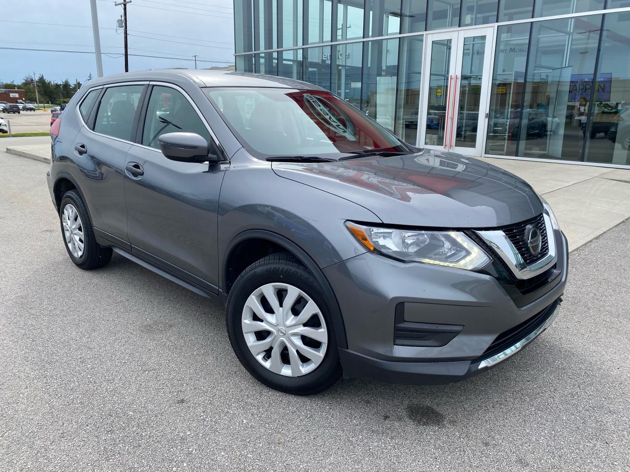 2018 Nissan Rogue S AWD Photo1