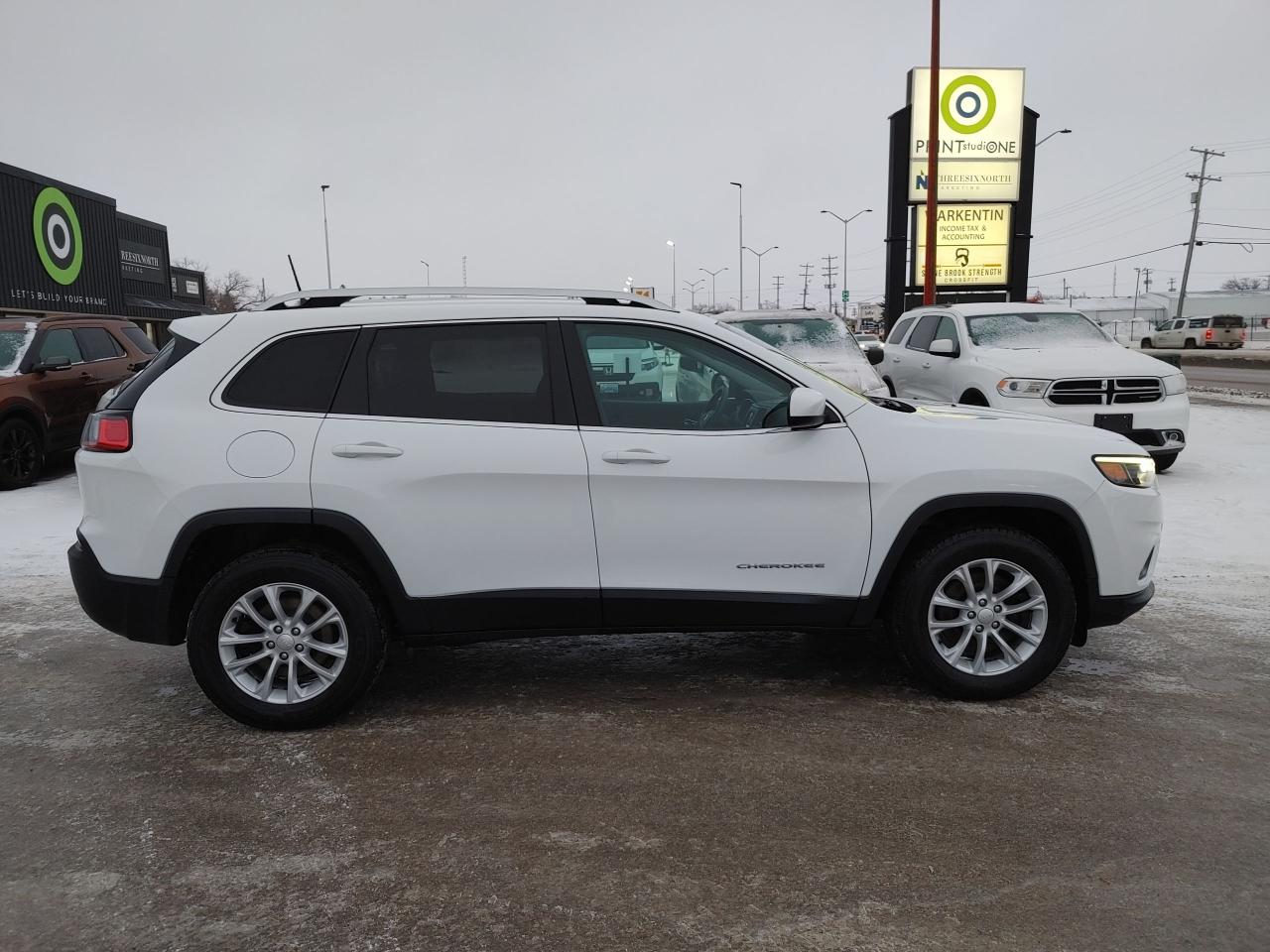 2020 Jeep Cherokee North - Photo #3