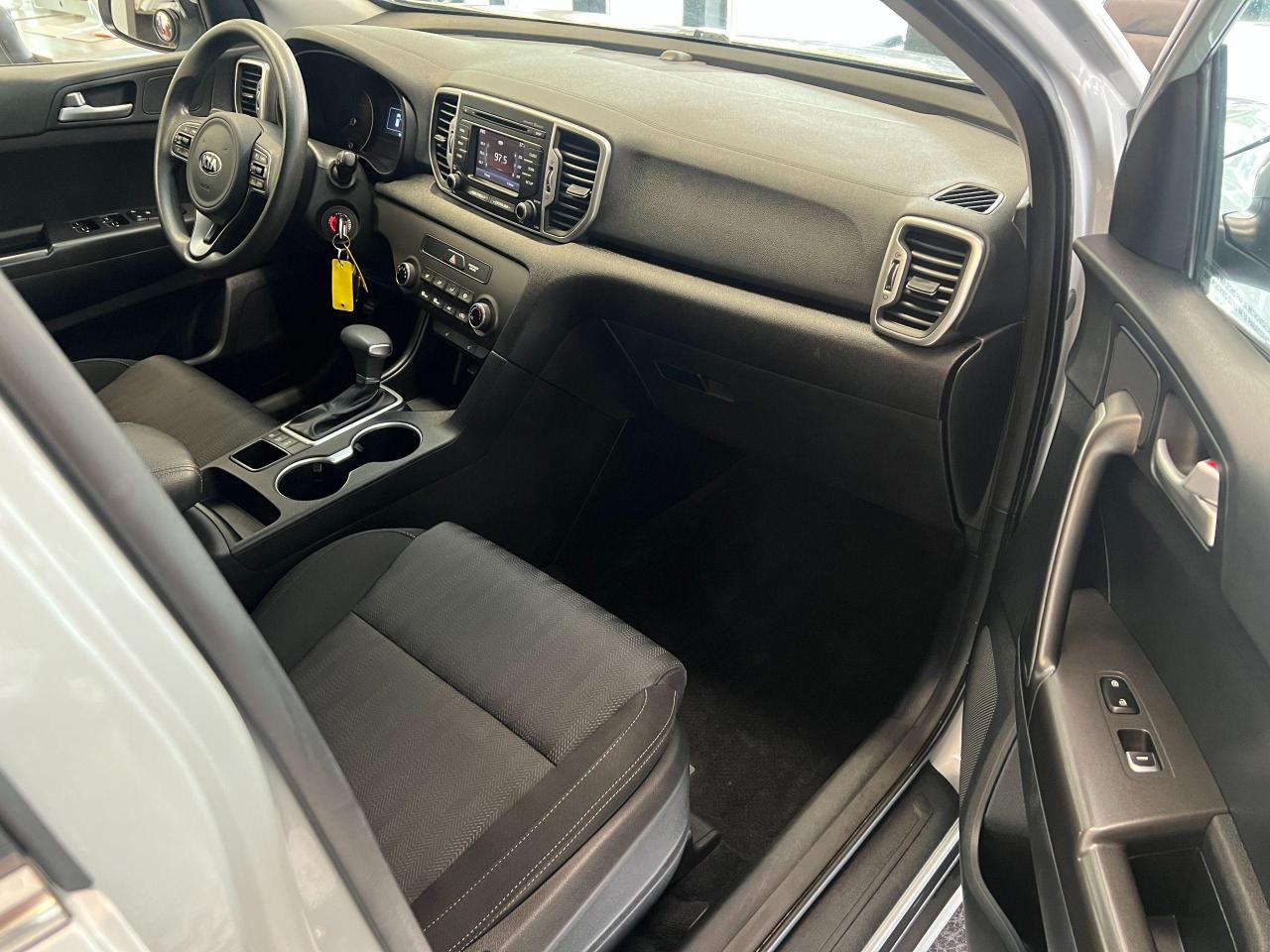 2017 Kia Sportage LX AWD+Camera+New Tires+Rust Proofed+CLEAN CARFAX - Photo #20