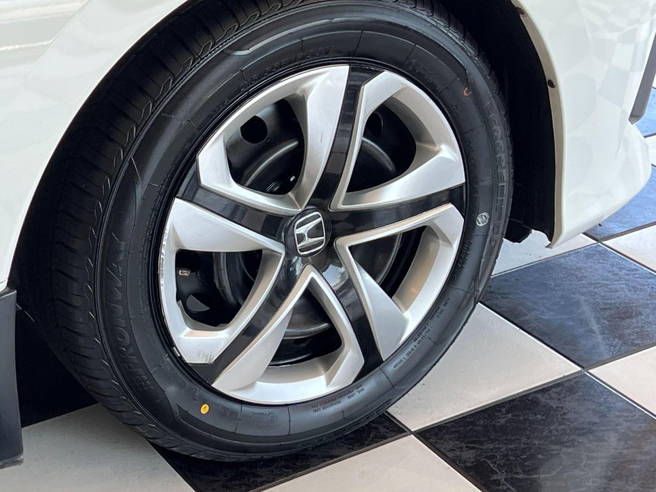 2017 Honda Civic LX+Camera+ApplePlay+New Tires+Heated Seats Photo124