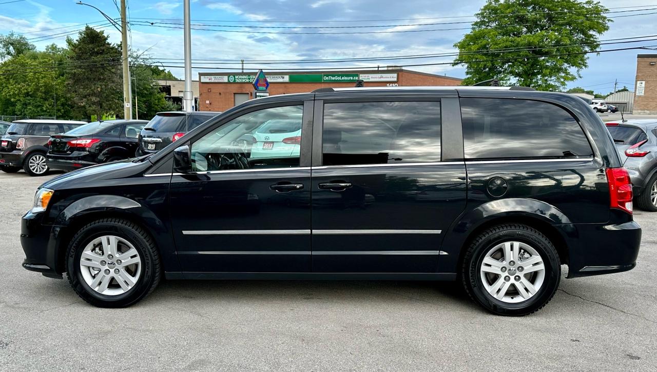 2016 Dodge Grand Caravan Crew Photo2